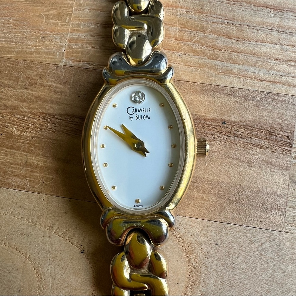 Caravelle by Bulova ladies oval gold tone dress watch NEW BATTERY